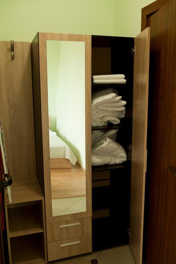 Alfa Guest Rooms With Parking Warna Exterior foto