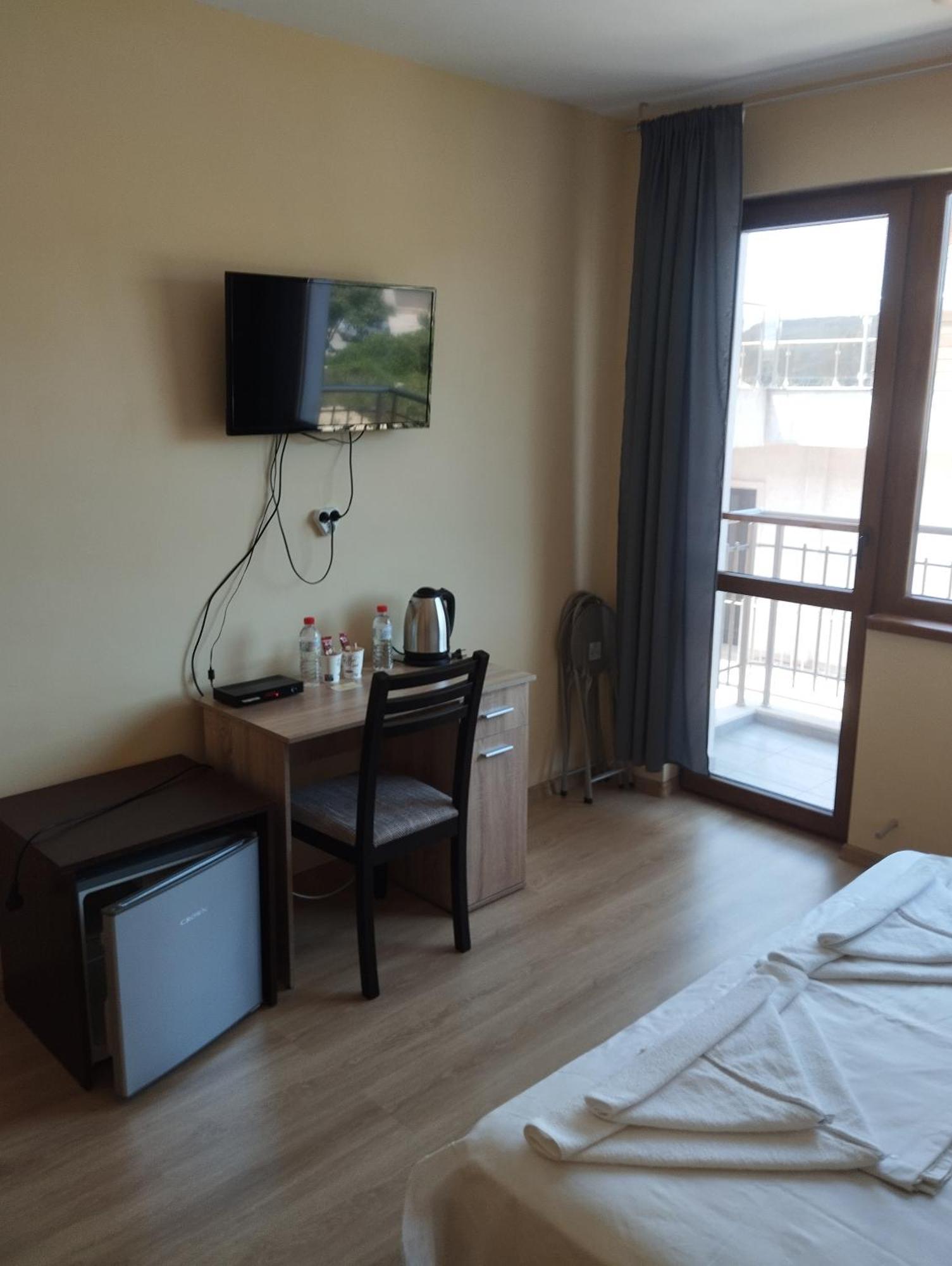 Alfa Guest Rooms With Parking Warna Exterior foto