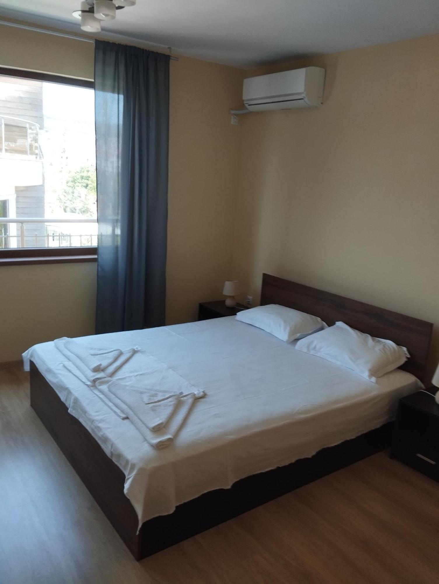 Alfa Guest Rooms With Parking Warna Exterior foto