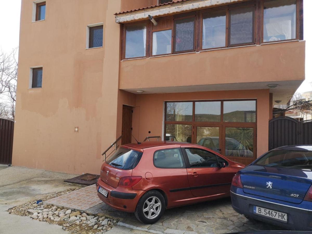 Alfa Guest Rooms With Parking Warna Exterior foto