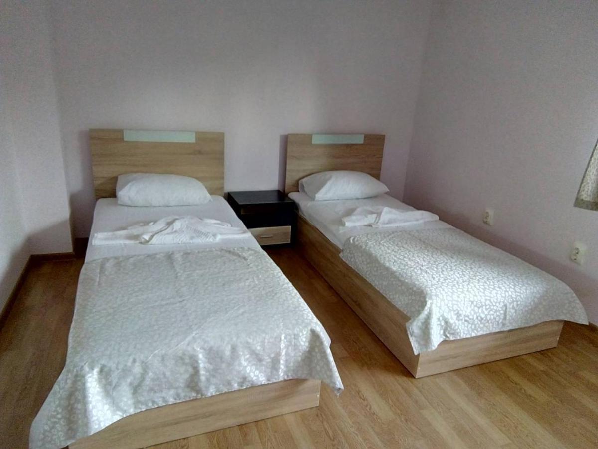 Alfa Guest Rooms With Parking Warna Exterior foto