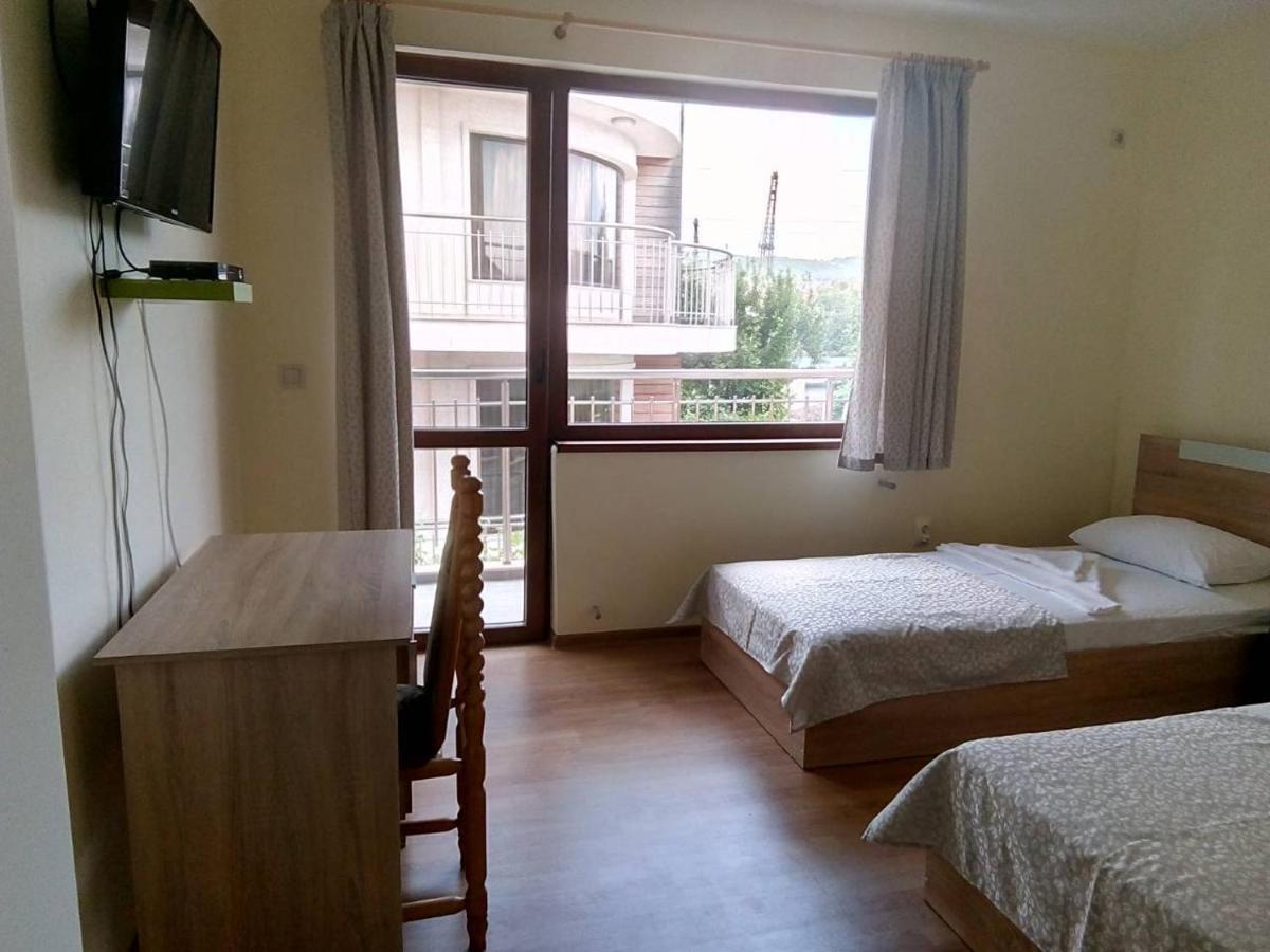Alfa Guest Rooms With Parking Warna Exterior foto